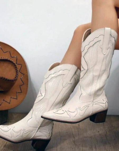 Botas vaqueras beige con detalle de textura