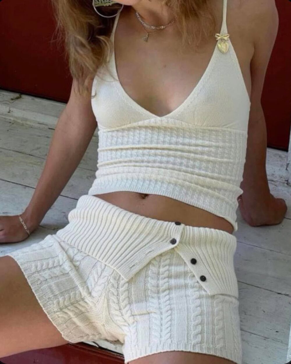 CONJUNTO BLANCO CON SHORT Y BLUSA DE TIRANTES