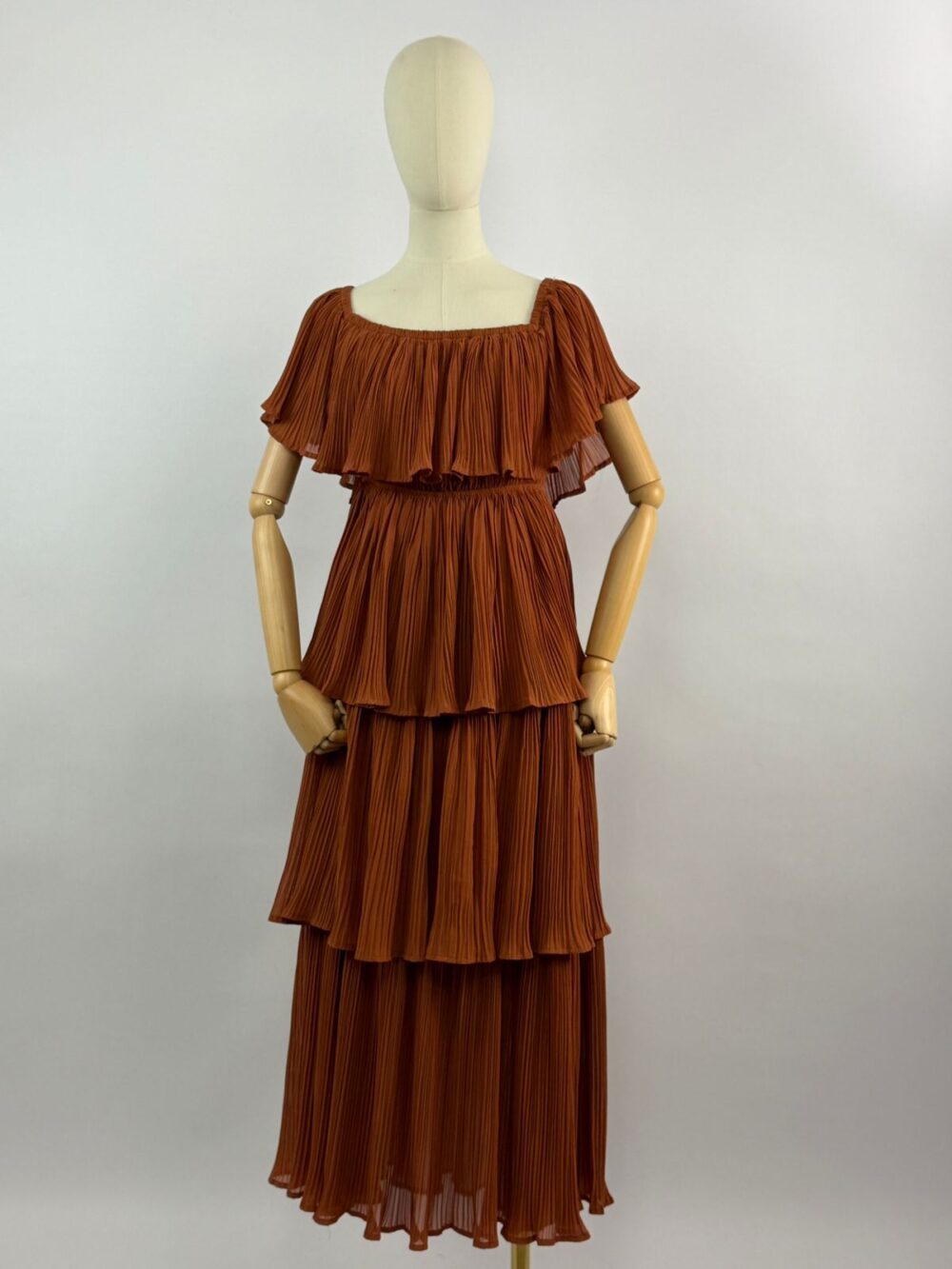 VESTIDO CAFE DE OLANES