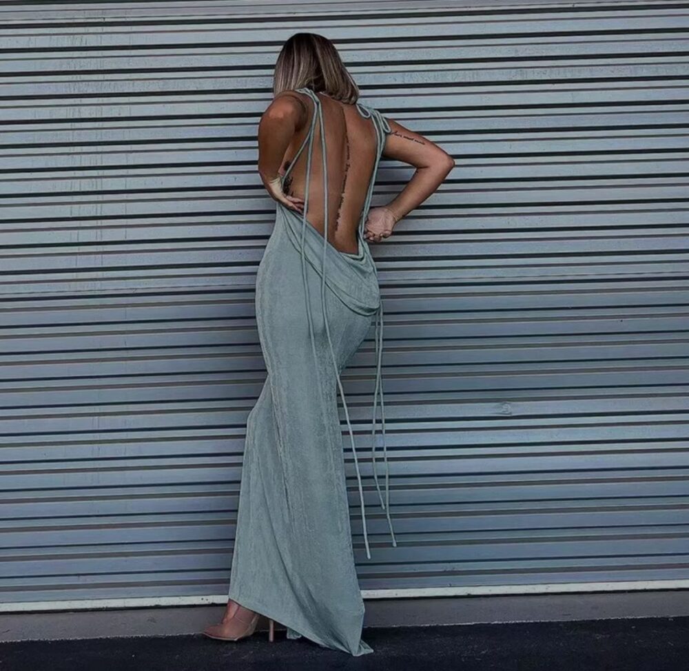 VESTIDO LARGO CON CAIDA TRASERA